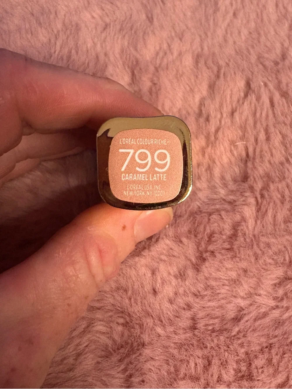 L’Oréal Colour Riche Lipstick 799 Caramel Latte – Discontinued Nude Shade